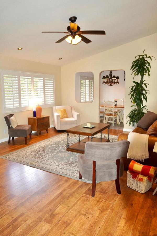 Holiday home Cozy Family Hideaway, Sleeps 8, 4 Tv's Yard, Shops *