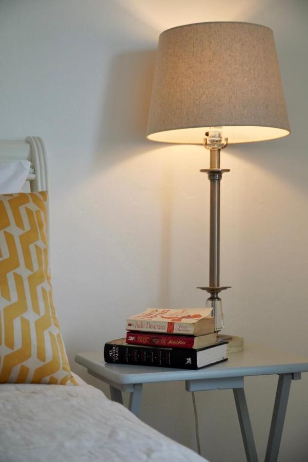 Cozy Family Hideaway, Sleeps 8, 4 Tv's Yard, Shops Hébergement de vacances Simi Valley