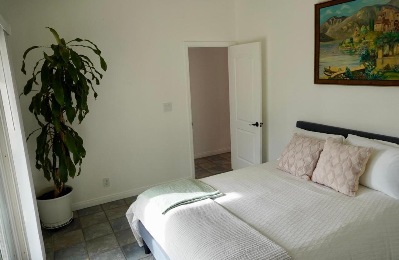 Cozy Family Hideaway, Sleeps 8, 4 Tv's Yard, Shops Hébergement de vacances *
