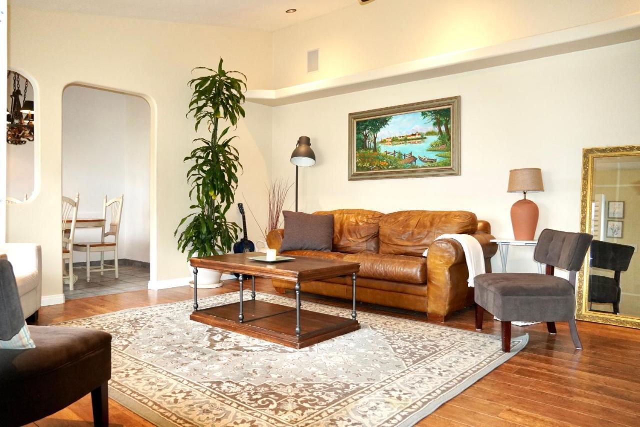 Hébergement de vacances Cozy Family Hideaway, Sleeps 8, 4 Tv's Yard, Shops *