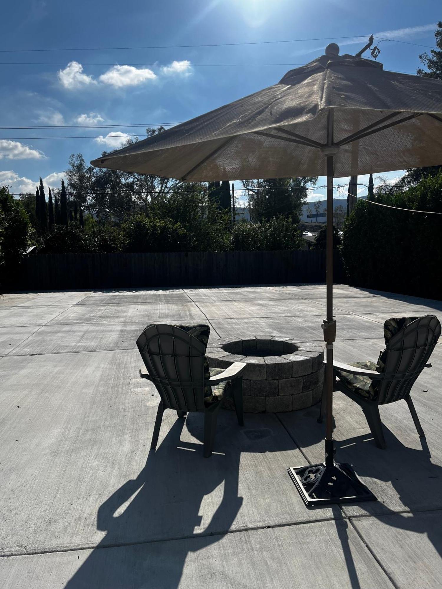 Cozy Family Hideaway, Sleeps 8, 4 Tv's Yard, Shops